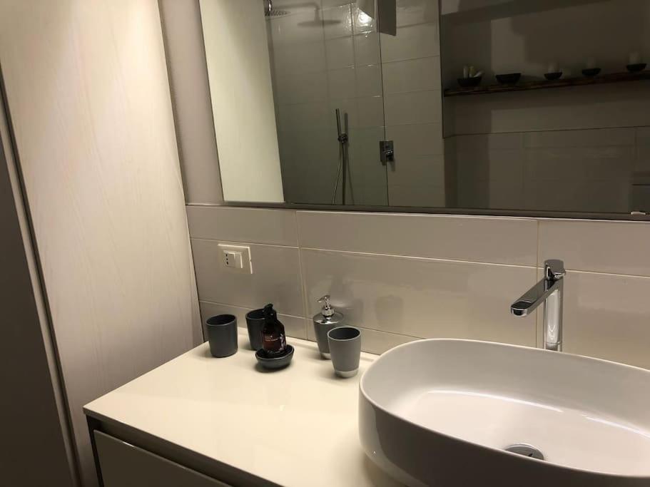 La Petite Maison - Two-Room Apartment Bergamo Exteriör bild